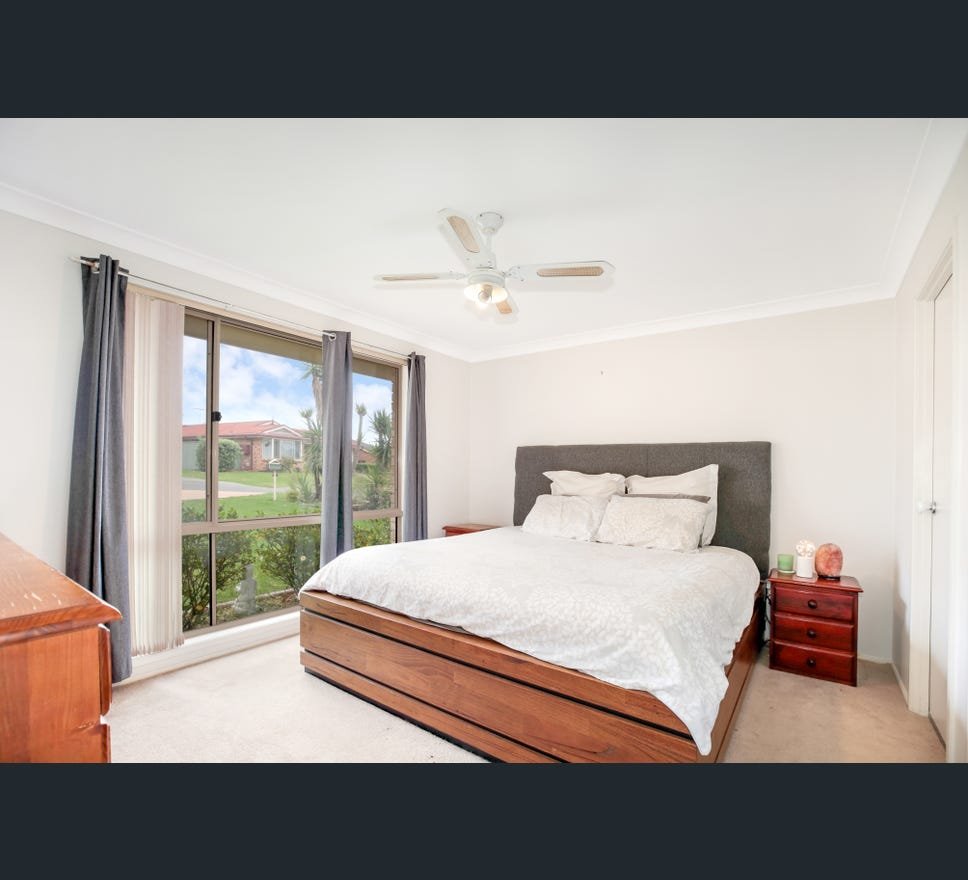 33 Yuroka St  Glenmore Park 4