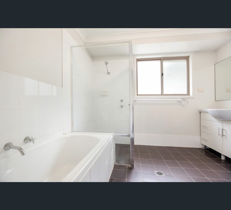 33 Yuroka St  Glenmore Park 5