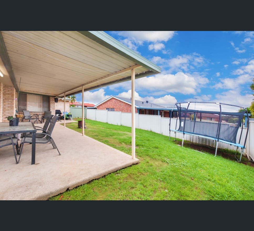 33 Yuroka St  Glenmore Park 6