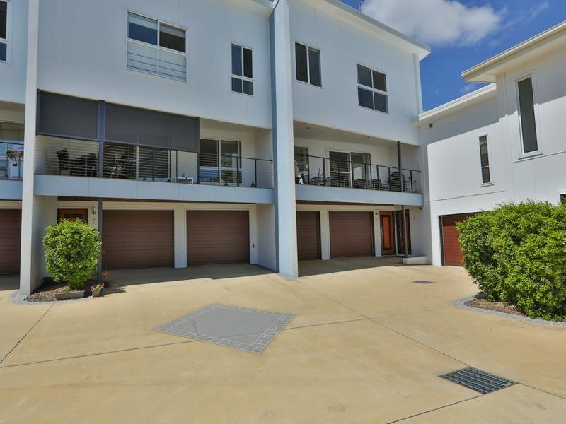 3/30 BEACH Avenue TANNUM SANDS 12