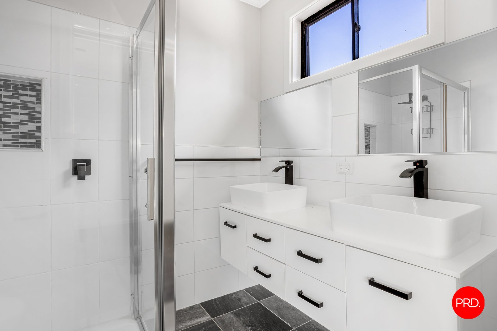 330 High St  KANGAROO FLAT 12