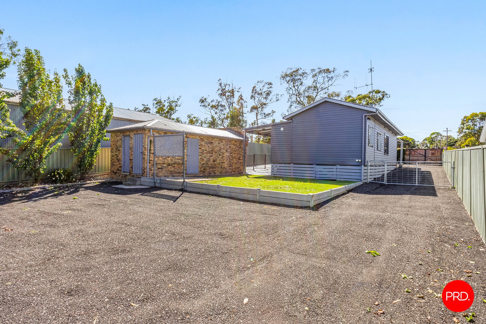 330 High St  KANGAROO FLAT 16