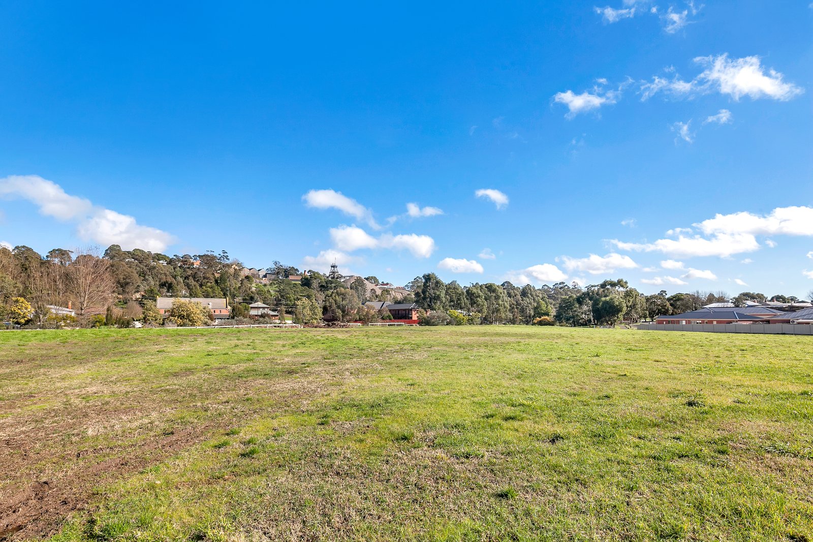 330 Larter Street GOLDEN POINT 2