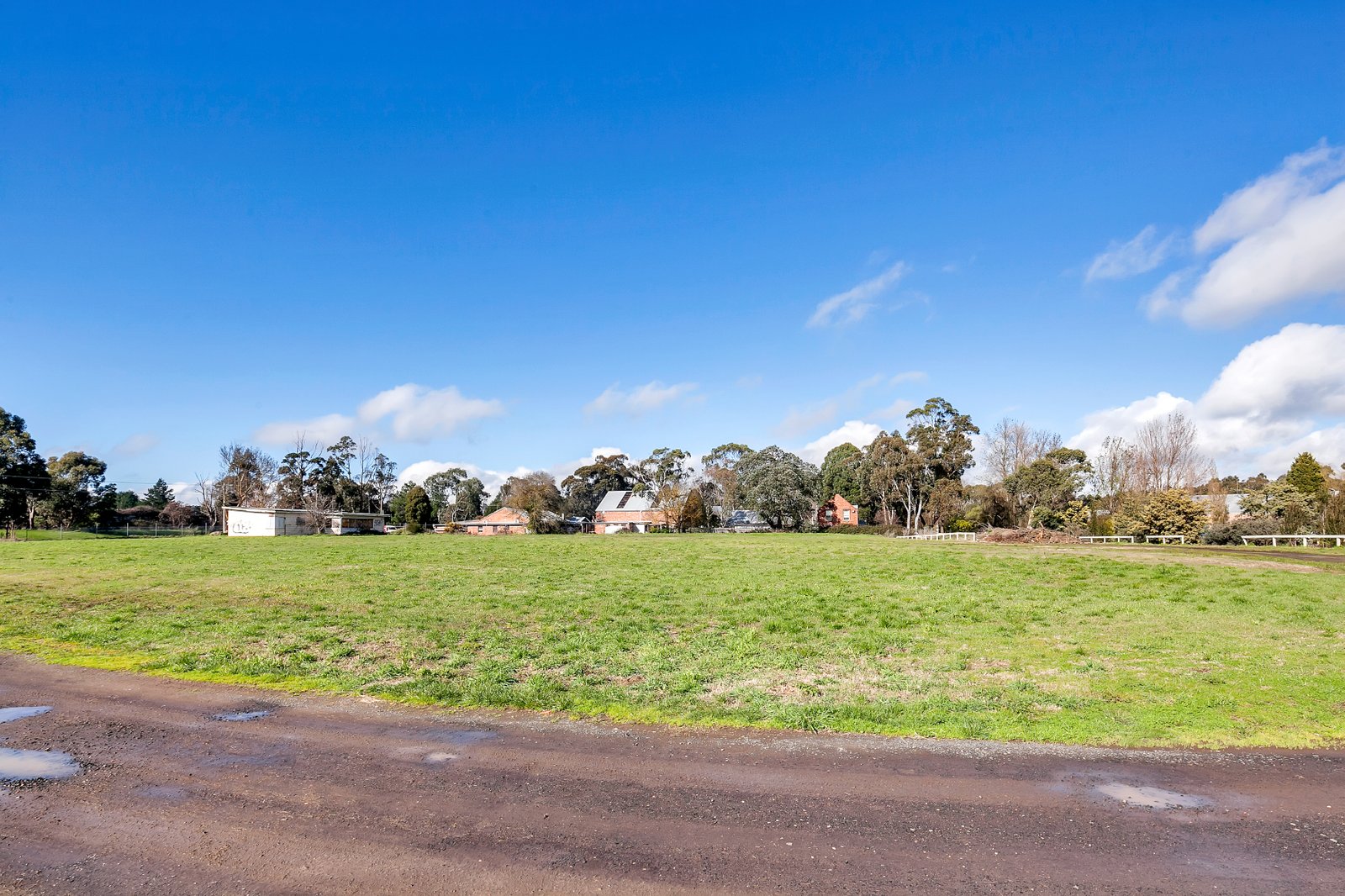 330 Larter Street GOLDEN POINT 4