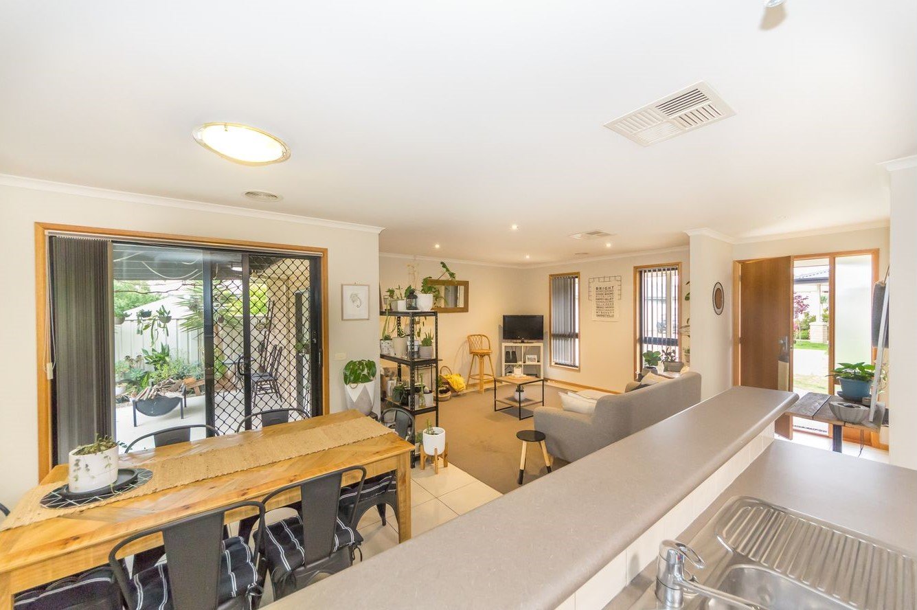 3/30 Thorneycroft Avenue WODONGA 4