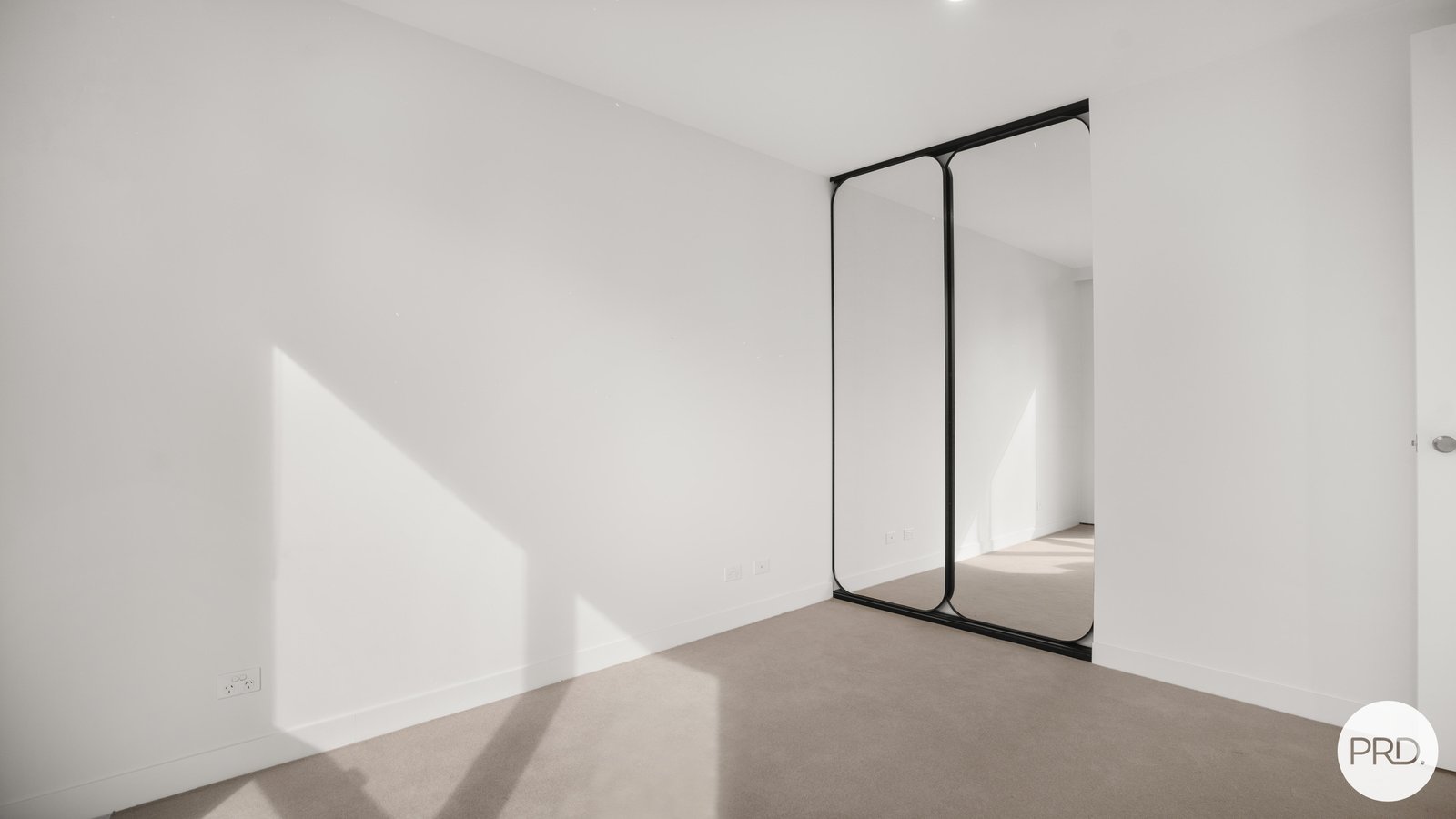 3305/138 Spencer Street MELBOURNE 5