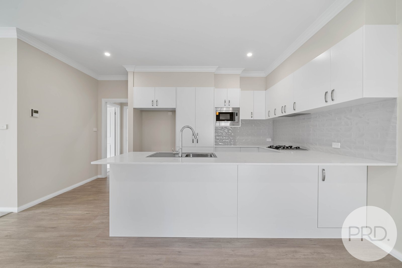 3/309 Lake Albert Road KOORINGAL 3