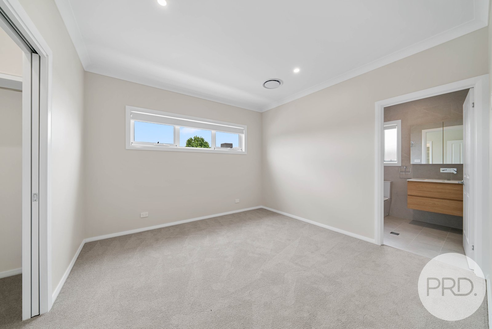 3/309 Lake Albert Road KOORINGAL 6