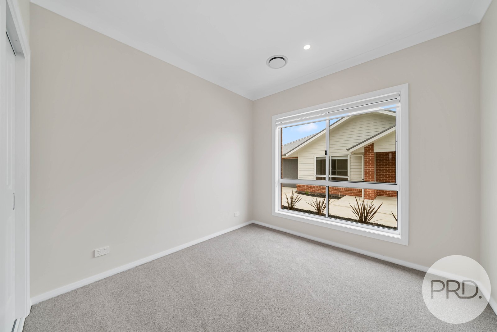 3/309 Lake Albert Road KOORINGAL 7