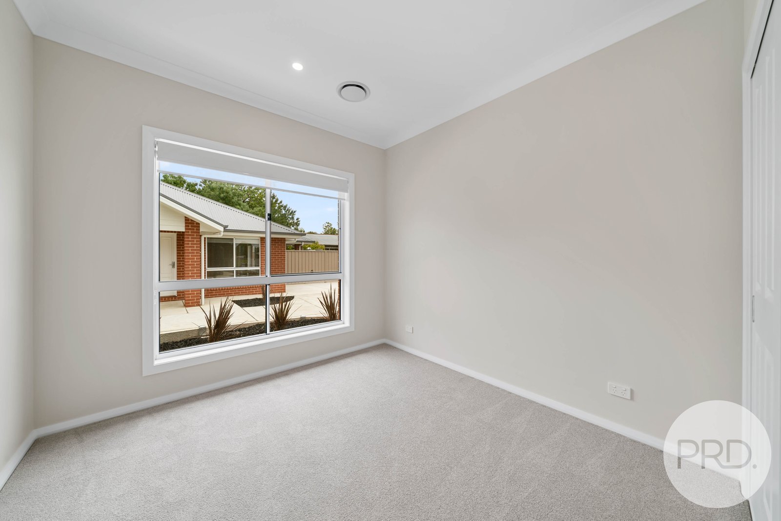 3/309 Lake Albert Road KOORINGAL 8