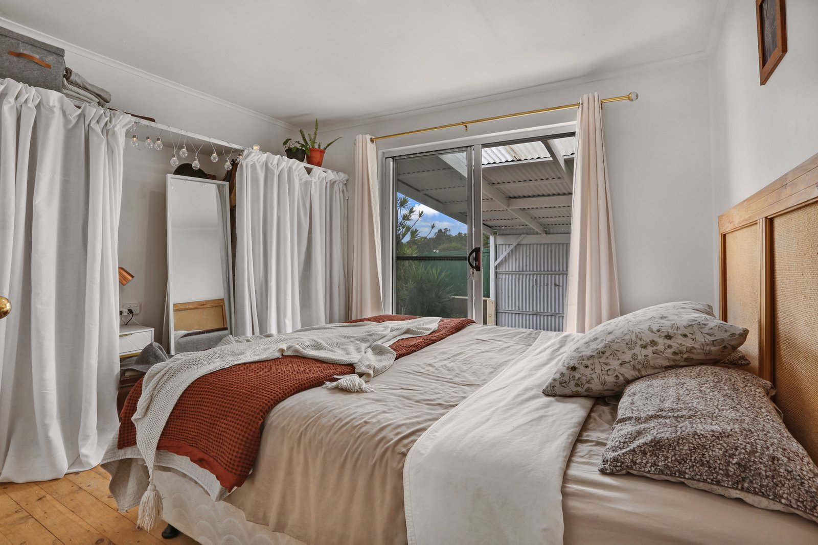 331 Northcliffe Drive BERKELEY 6