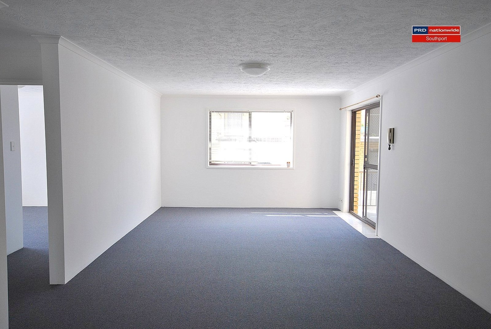 3/31 White Street SOUTHPORT 2