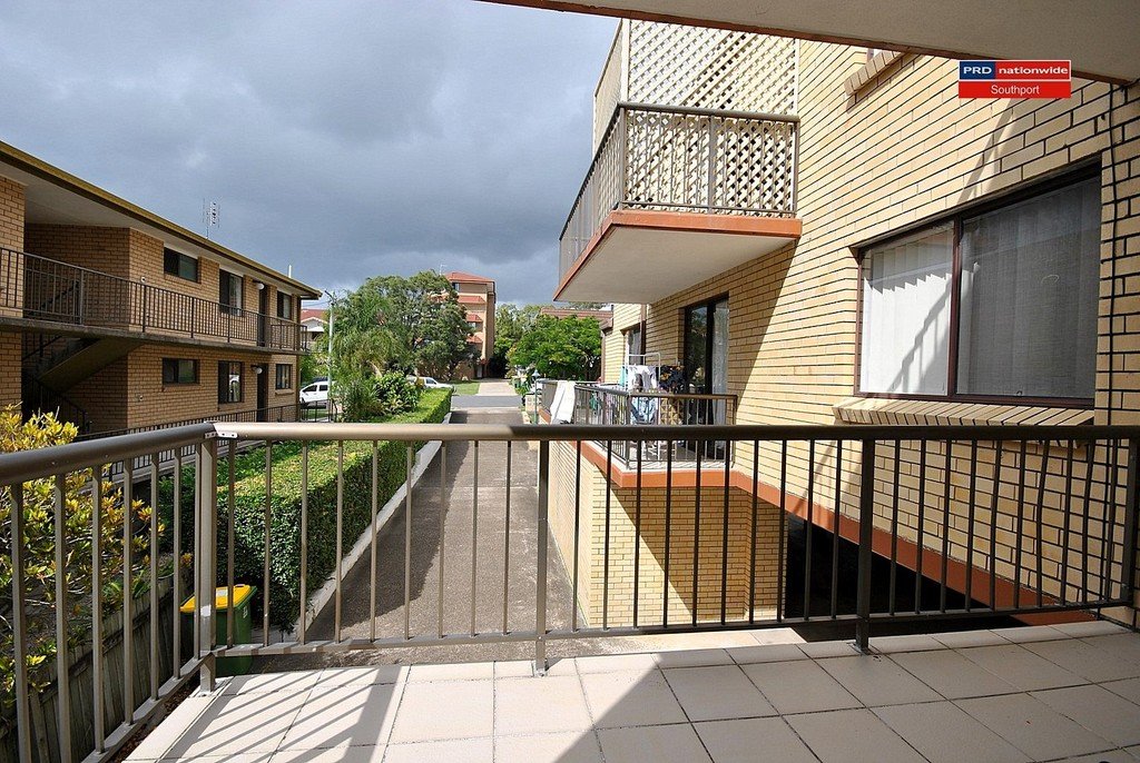 3/31 White Street SOUTHPORT 4