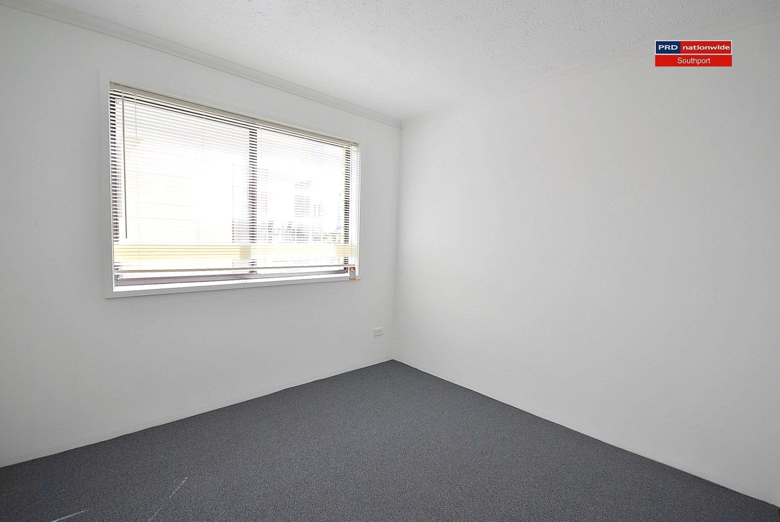 3/31 White Street SOUTHPORT 9