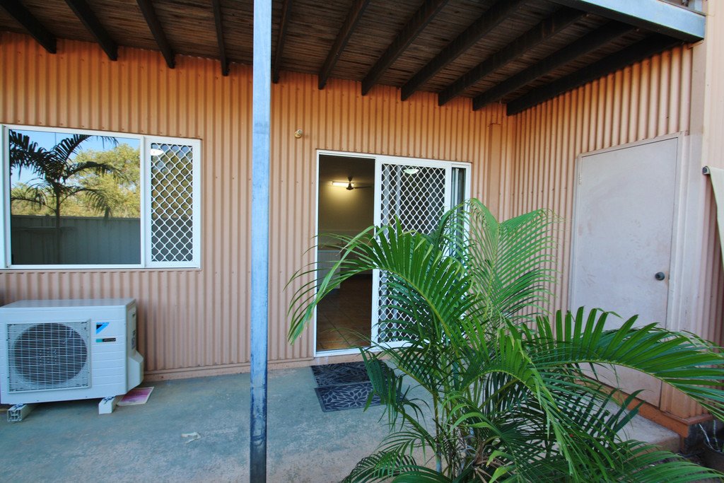 33/10 De Pledge Way CABLE BEACH 14