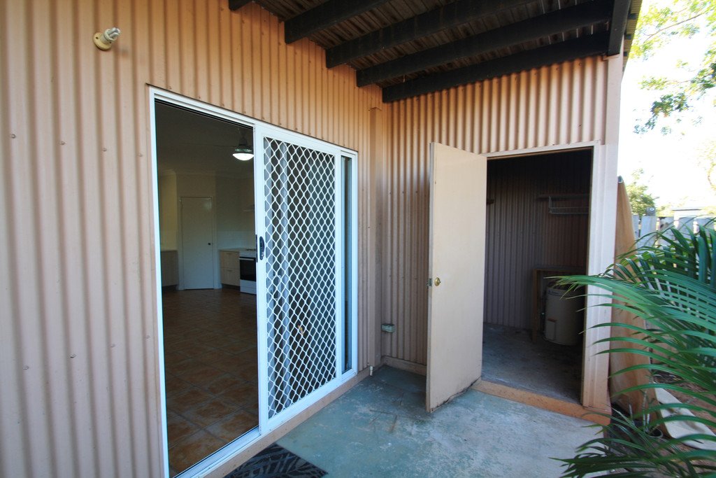 33/10 De Pledge Way CABLE BEACH 15