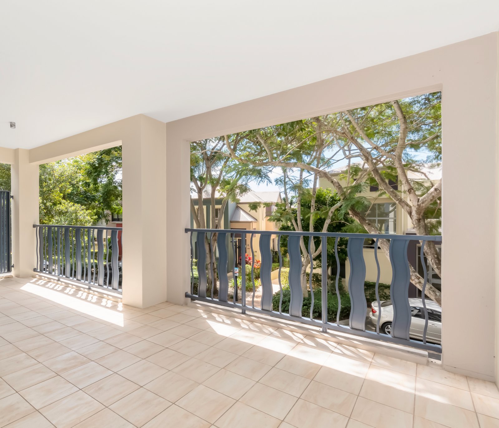 3313 Central Place CARRARA 6