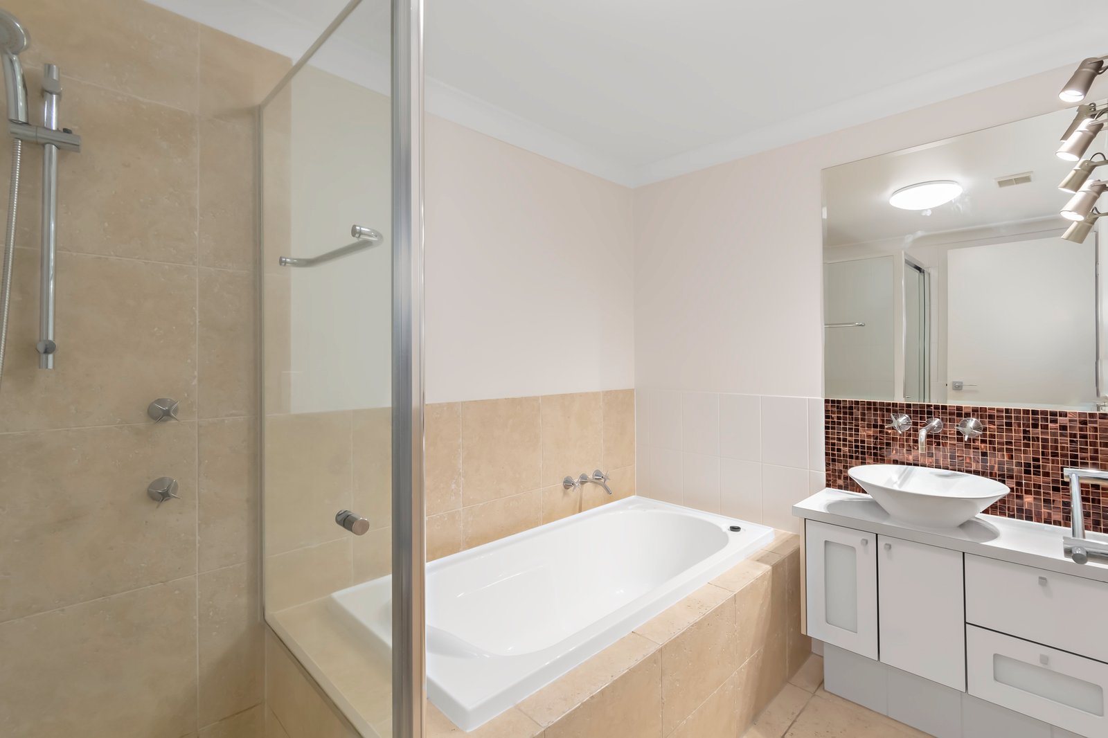 3313 Central Place CARRARA 11