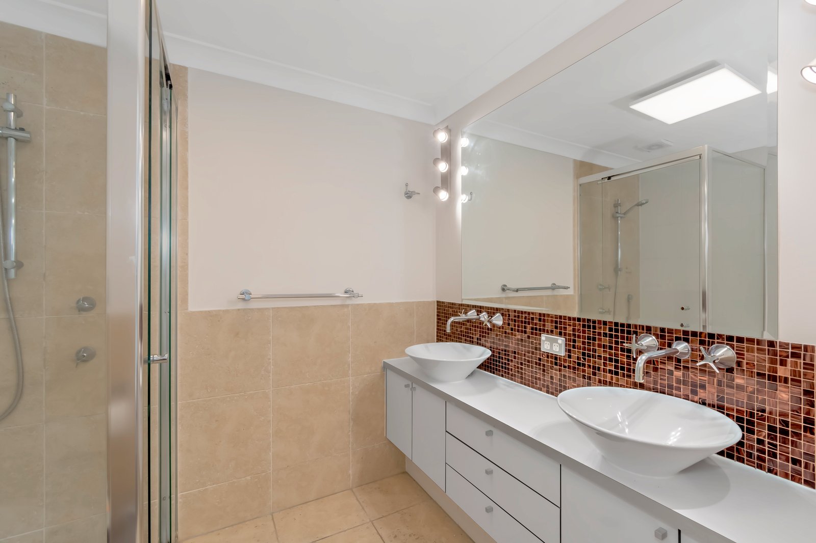 3313 Central Place CARRARA 12