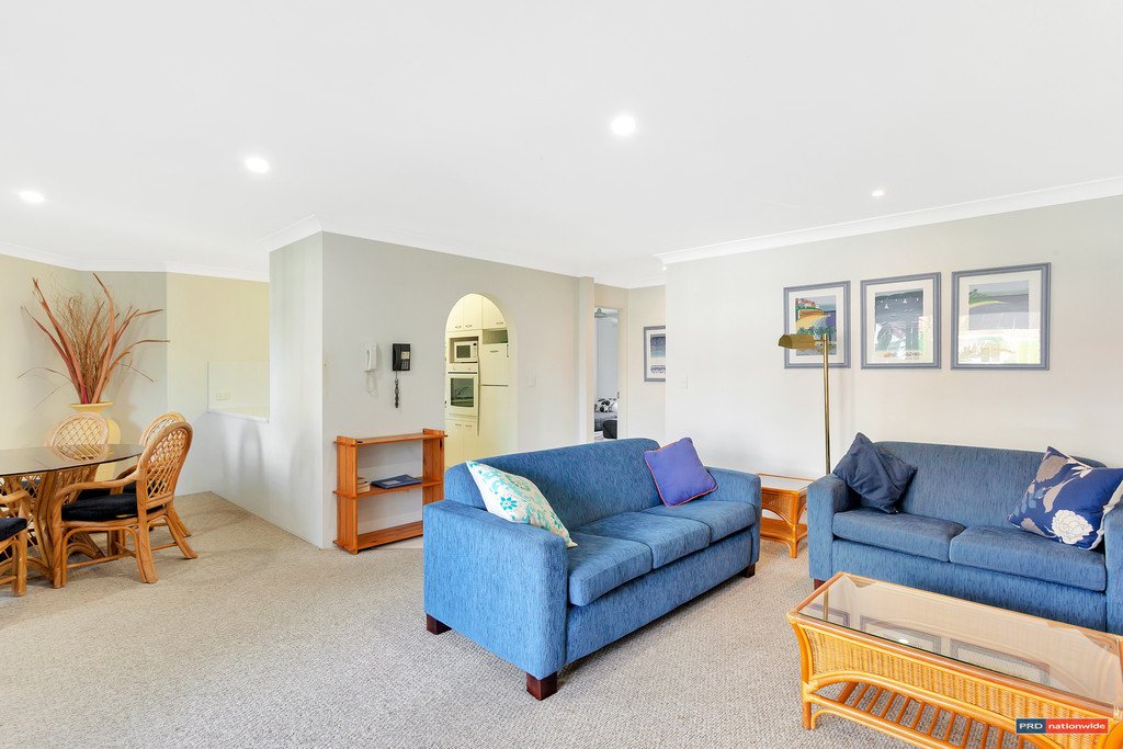 33/136 The Esplanade BURLEIGH HEADS 4