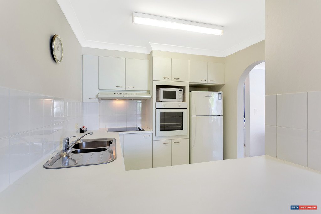 33/136 The Esplanade BURLEIGH HEADS 11