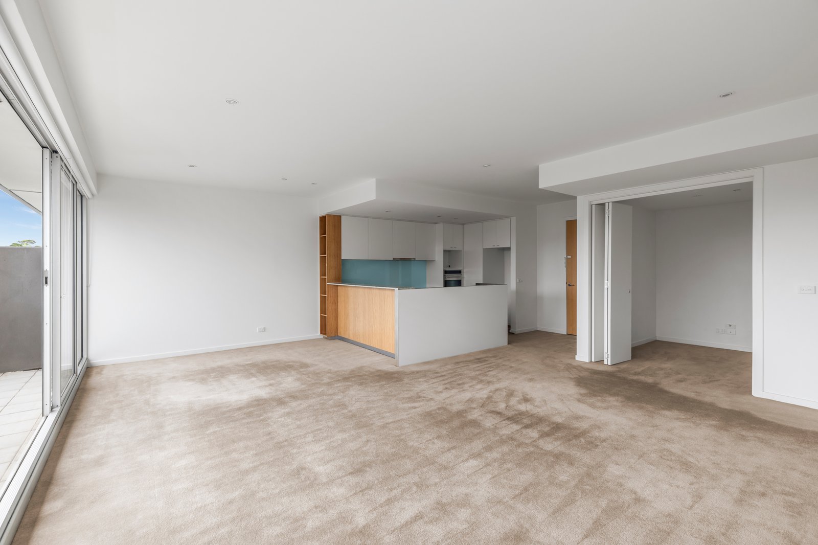 Gallery: 33/197 Bay Street