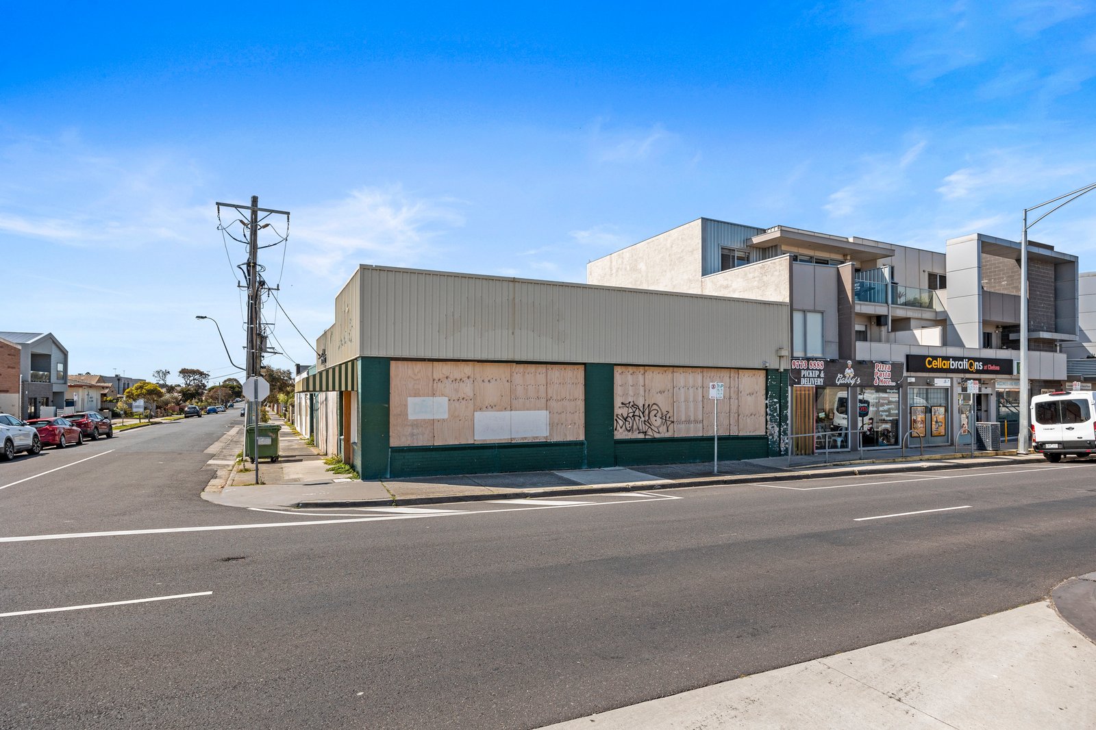 Gallery: 332-333 Station Street