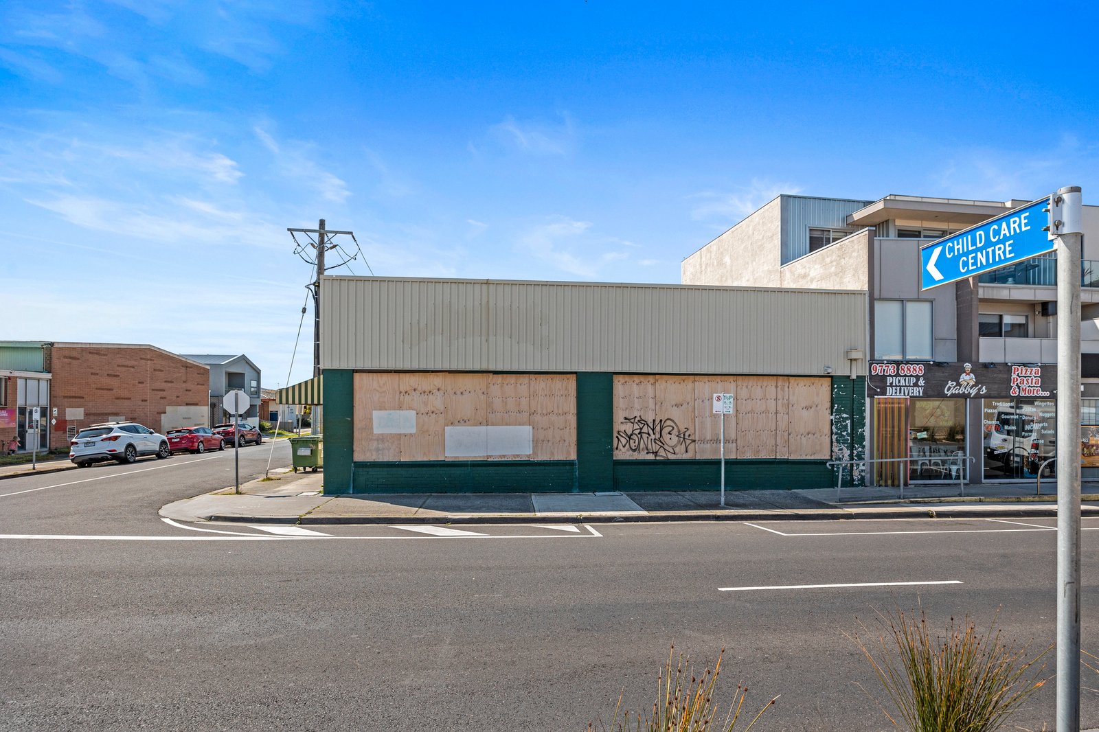 Gallery: 332-333 Station Street