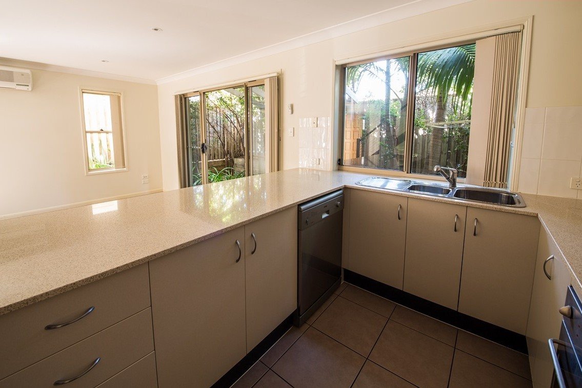 3/32-34 Margaret Street SOUTHPORT 5