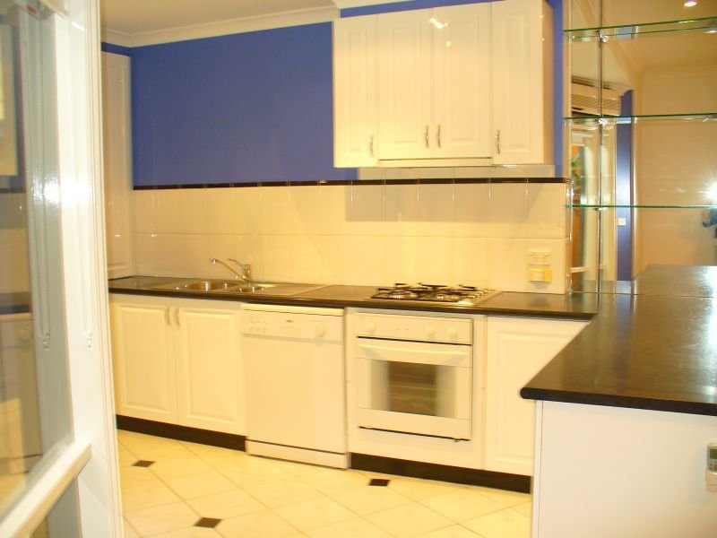 Gallery: 332 Bay Street