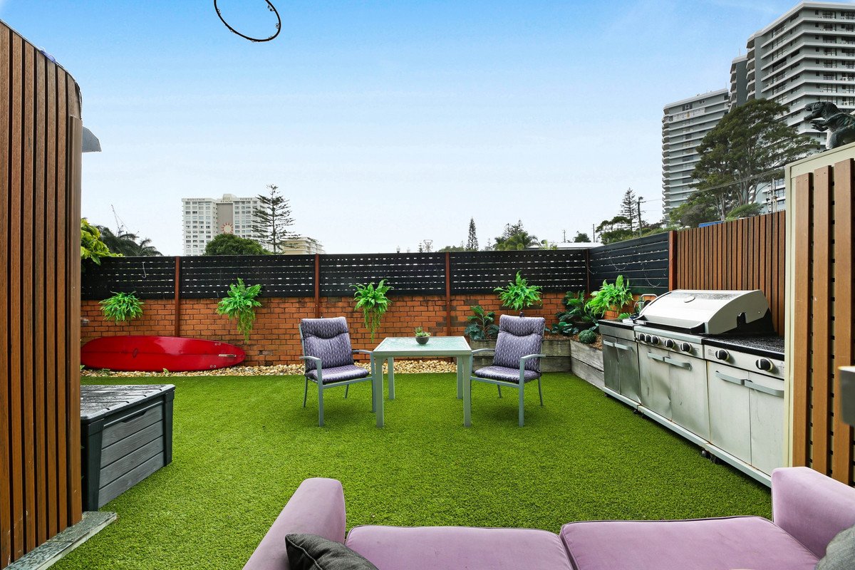 3/32 Hayle Street Burleigh Heads 2