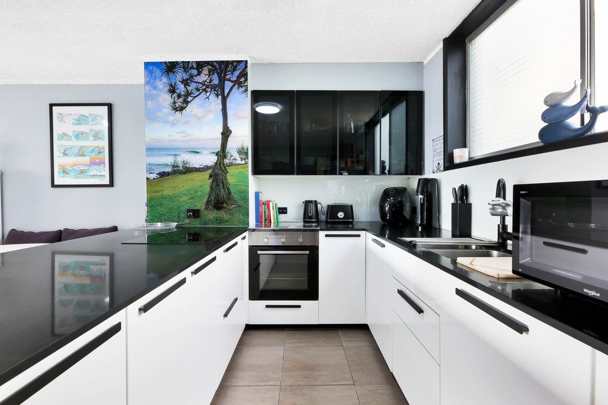 3/32 Hayle Street Burleigh Heads 6