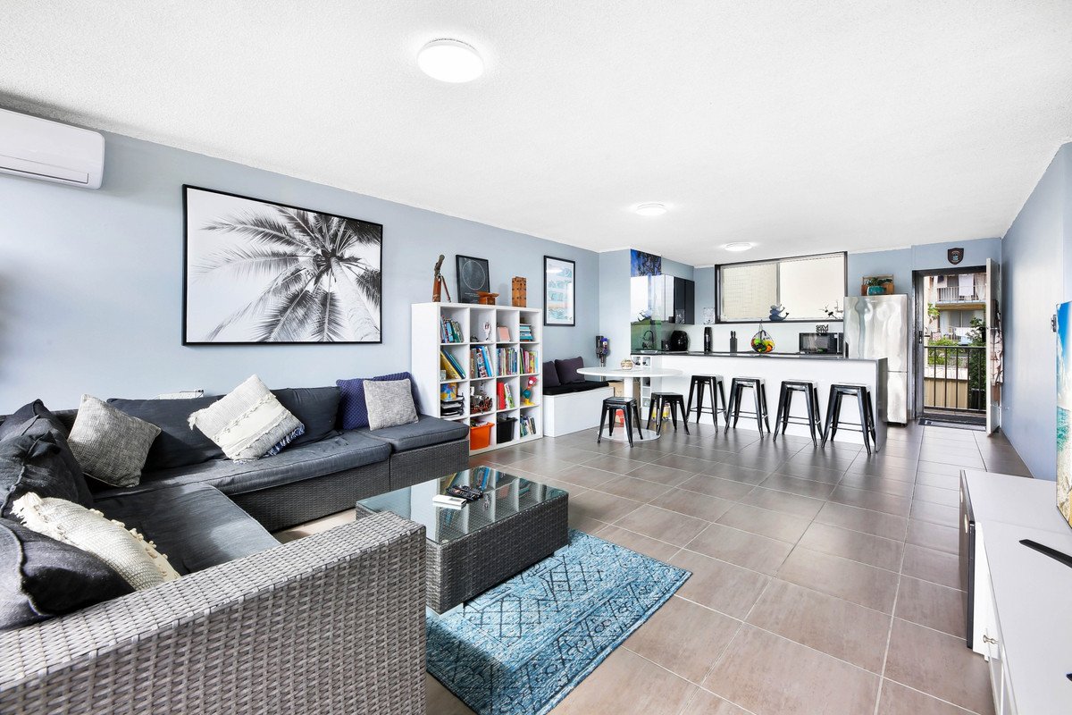 3/32 Hayle Street Burleigh Heads 7