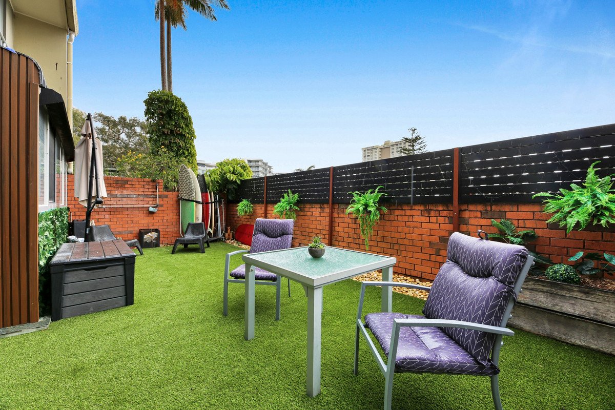 3/32 Hayle Street Burleigh Heads 13
