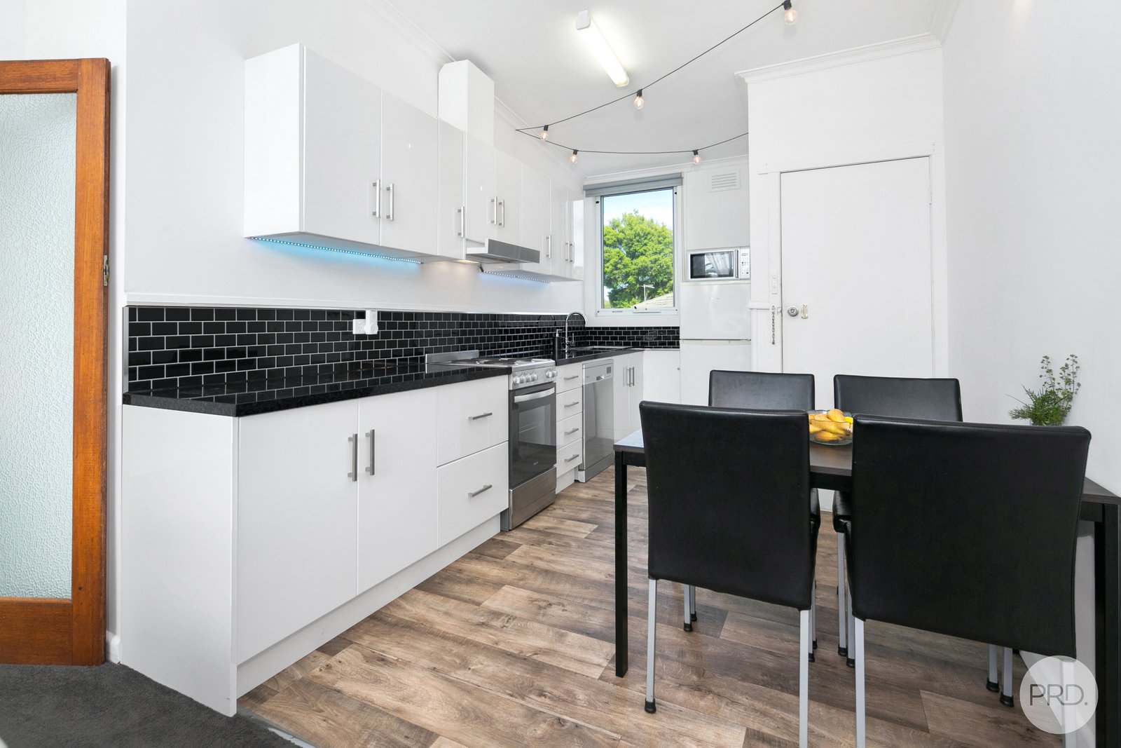 332 Joseph Street CANADIAN 4