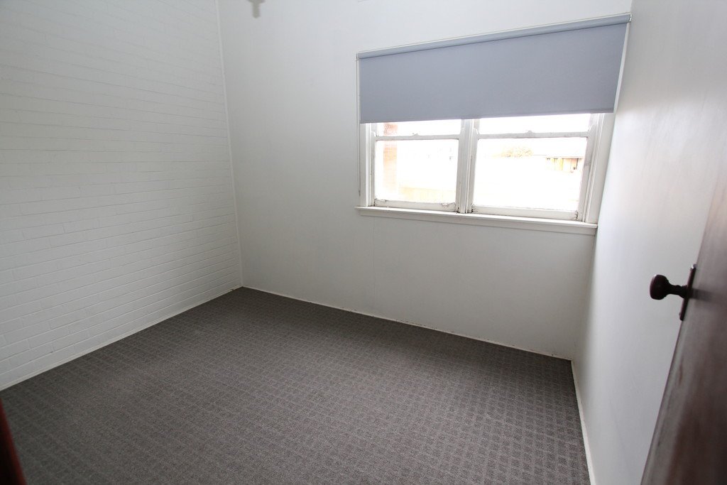 332 Joseph Street CANADIAN 4