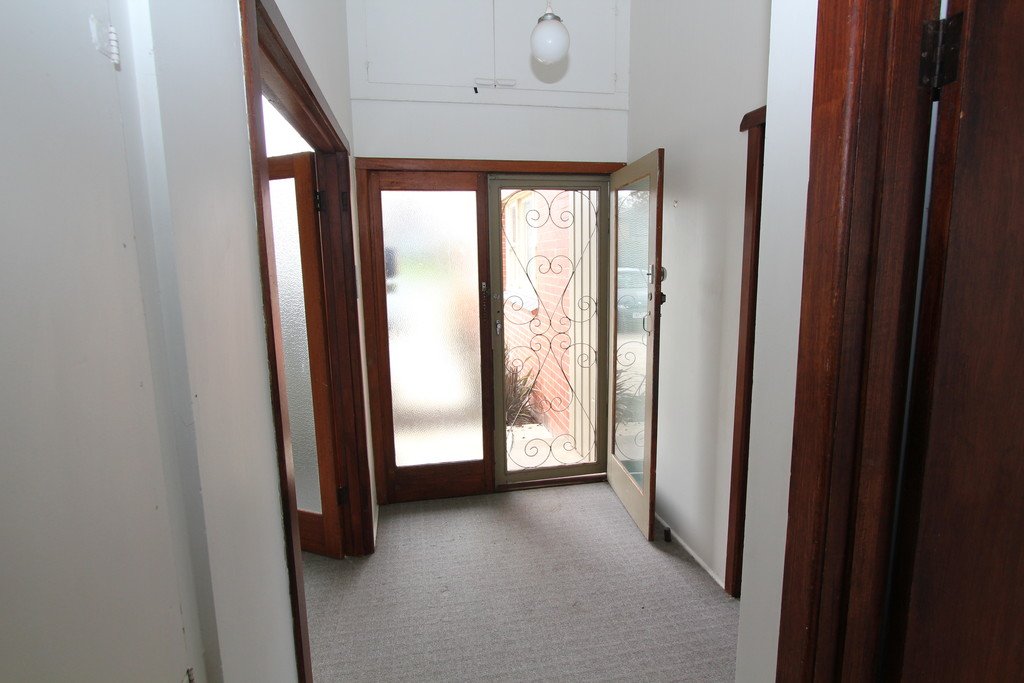 332 Joseph Street CANADIAN 6