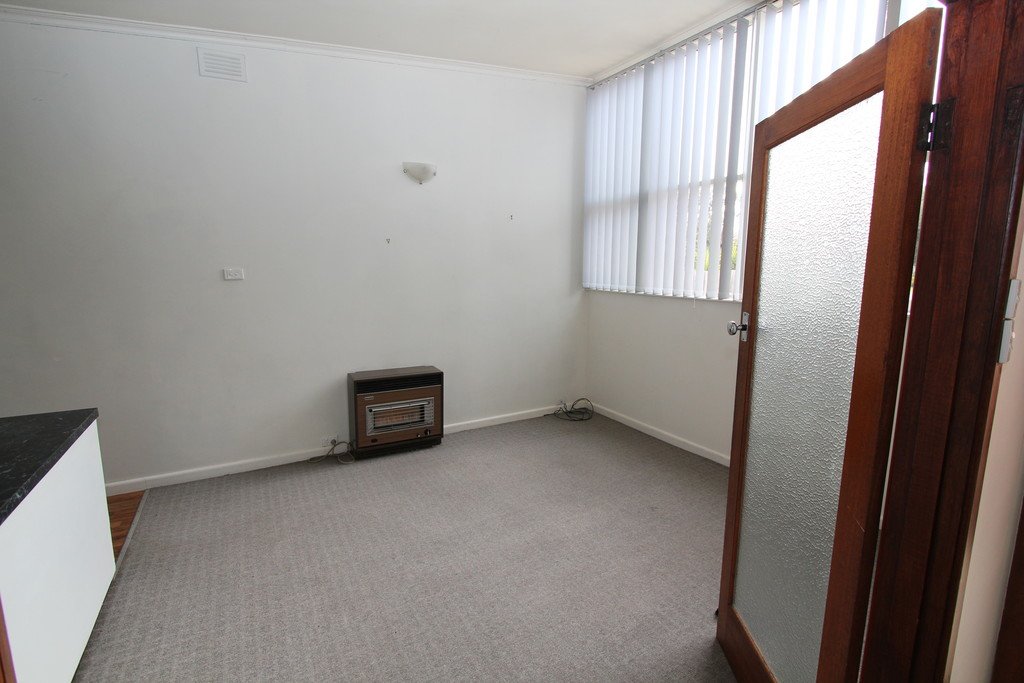 332 Joseph Street CANADIAN 7