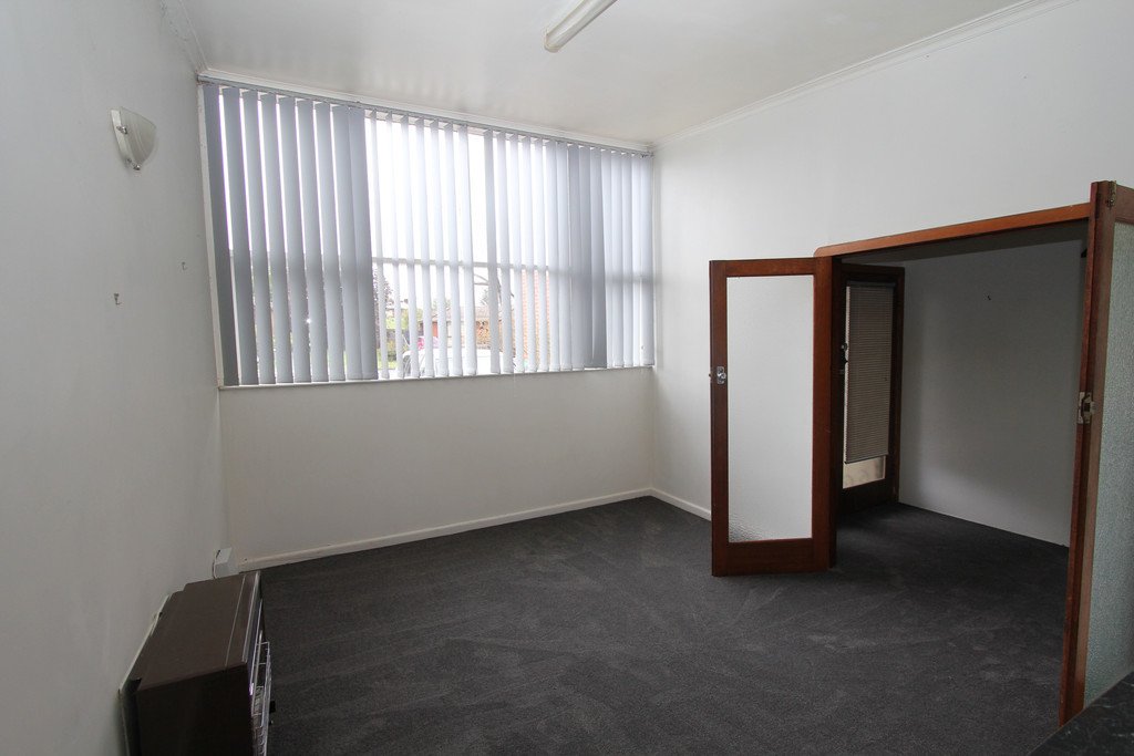 332 Joseph Street CANADIAN 2