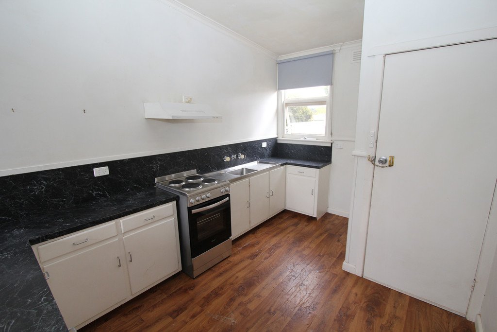 332 Joseph Street CANADIAN 3