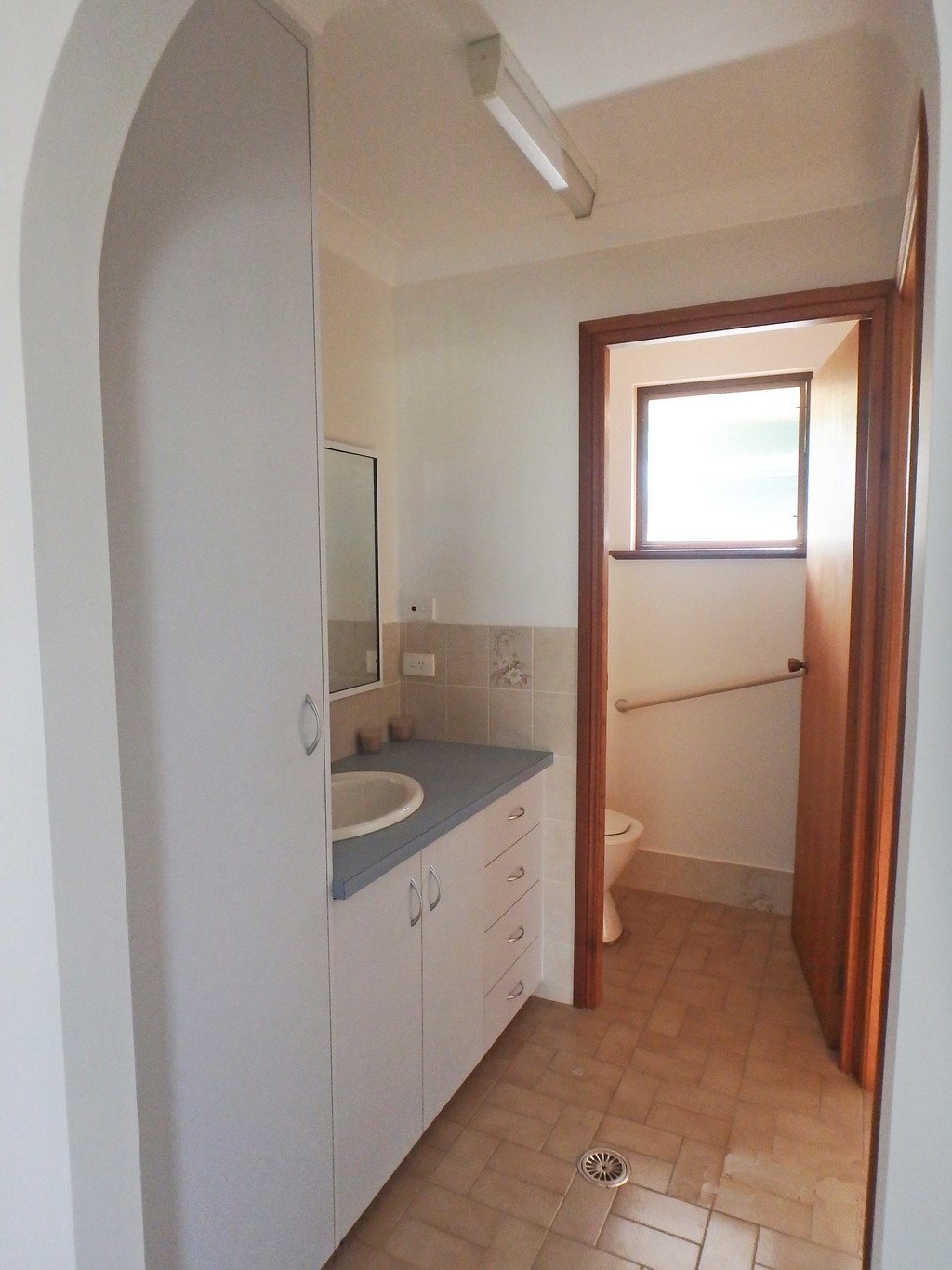 3/32 Lake Street LAURIETON 5