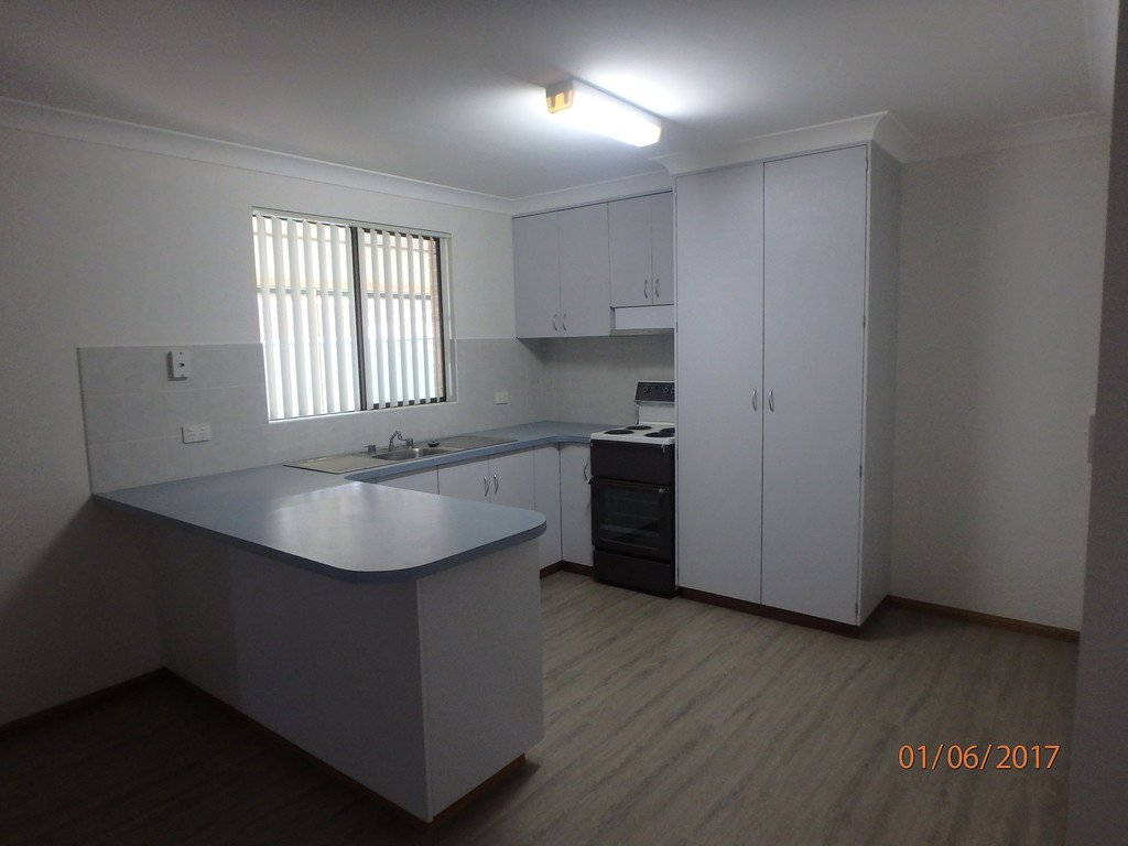 3/32 Lake Street LAURIETON 1