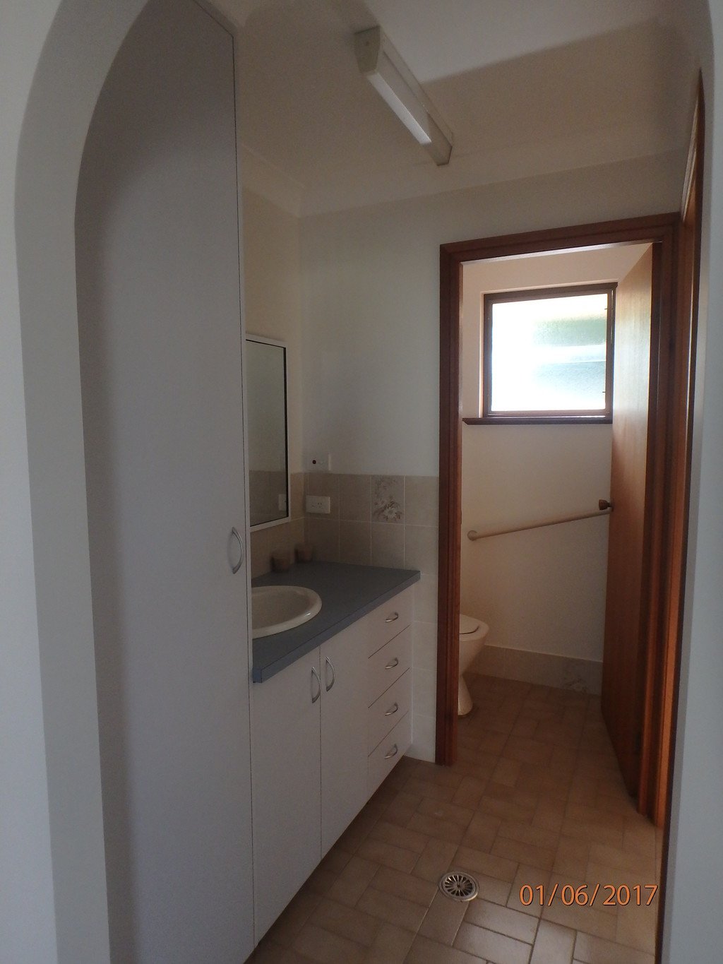 3/32 Lake Street LAURIETON 4