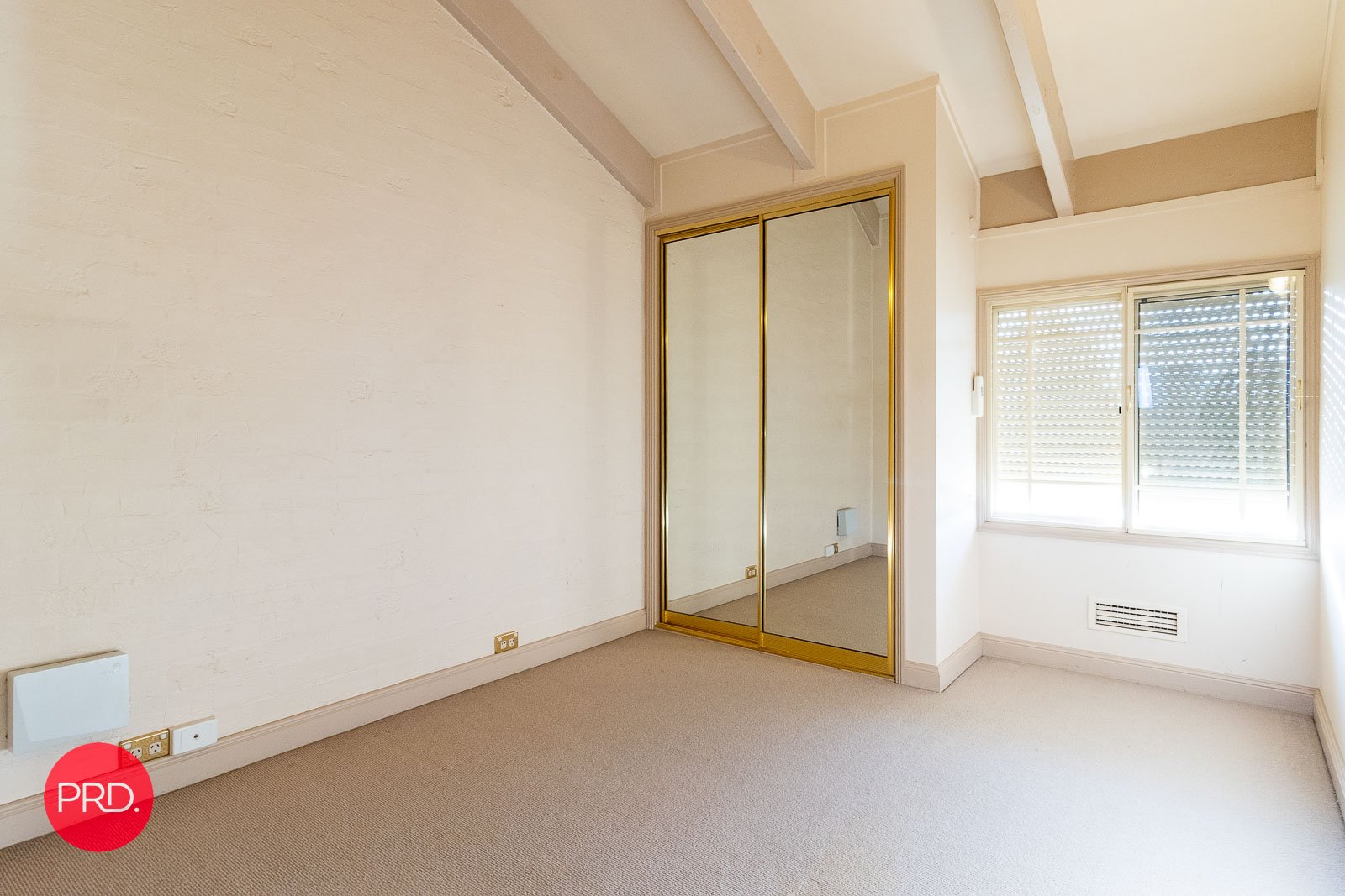 3/32 Macquoid Street QUEANBEYAN EAST 12