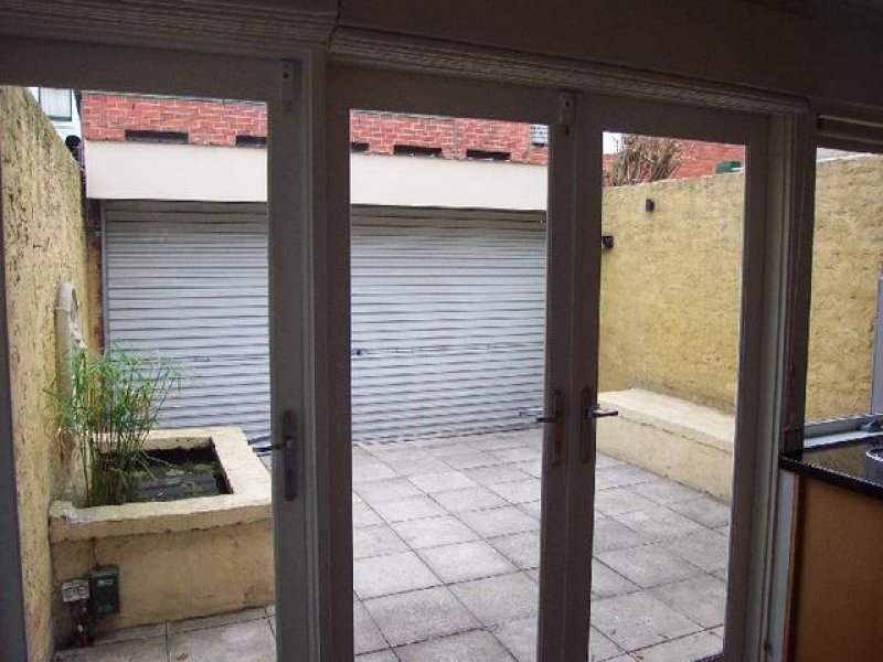 Gallery: 332 Ross Street