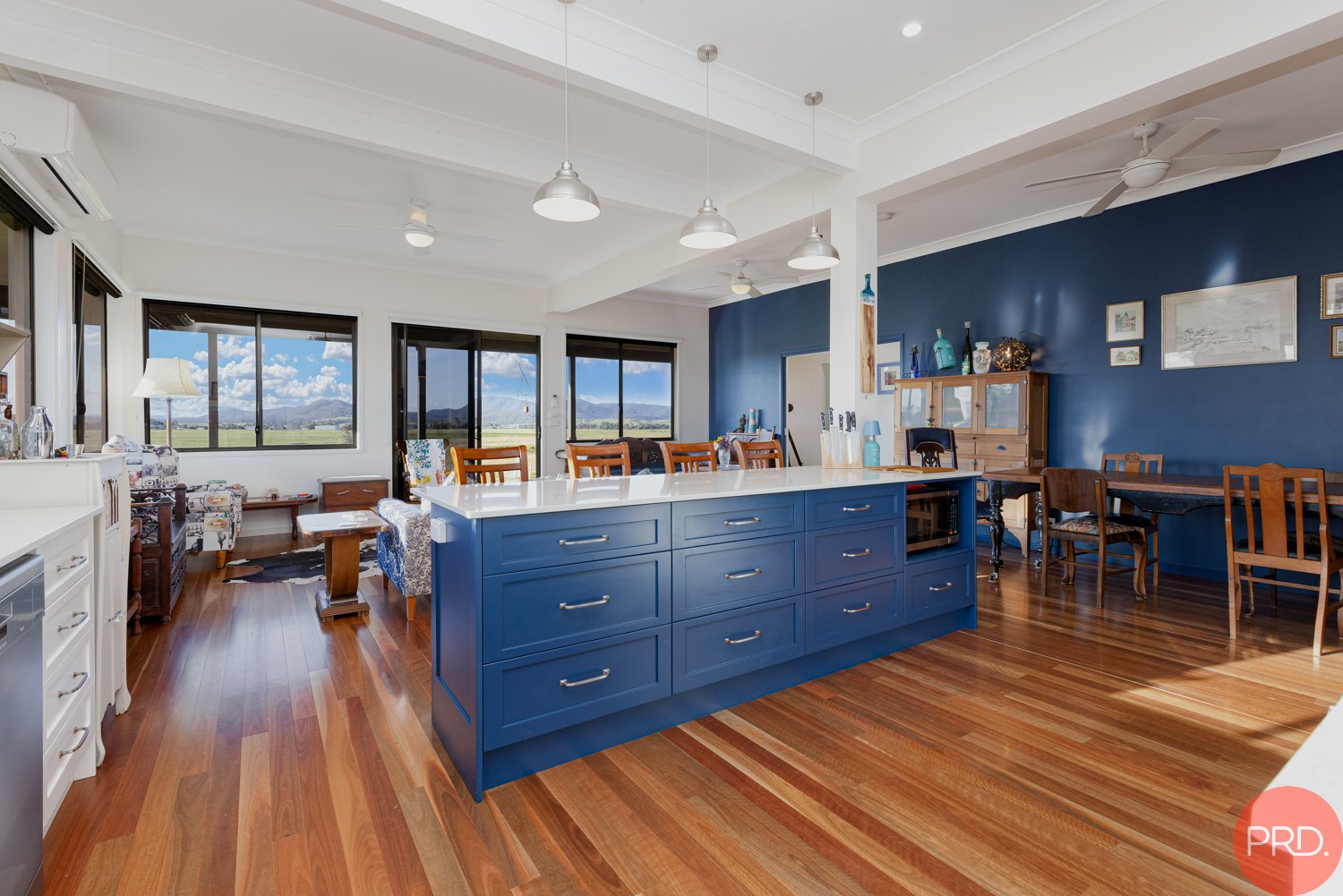 332 Standen Drive LOWER BELFORD 8