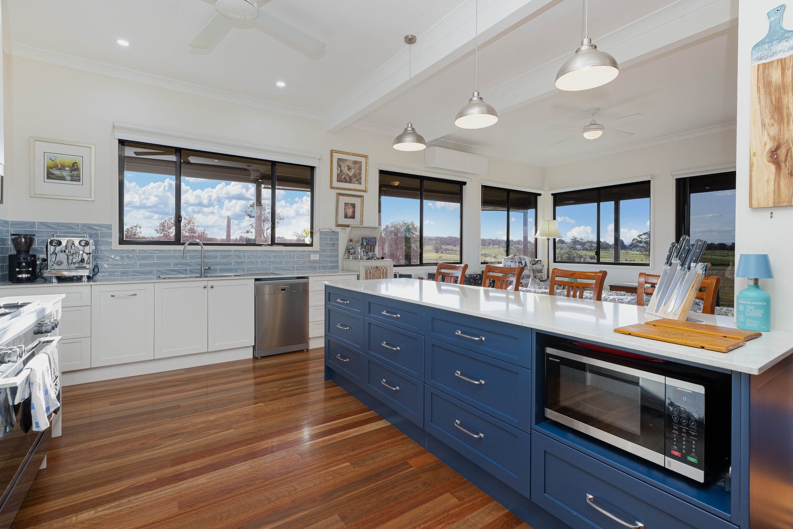 332 Standen Drive LOWER BELFORD 9