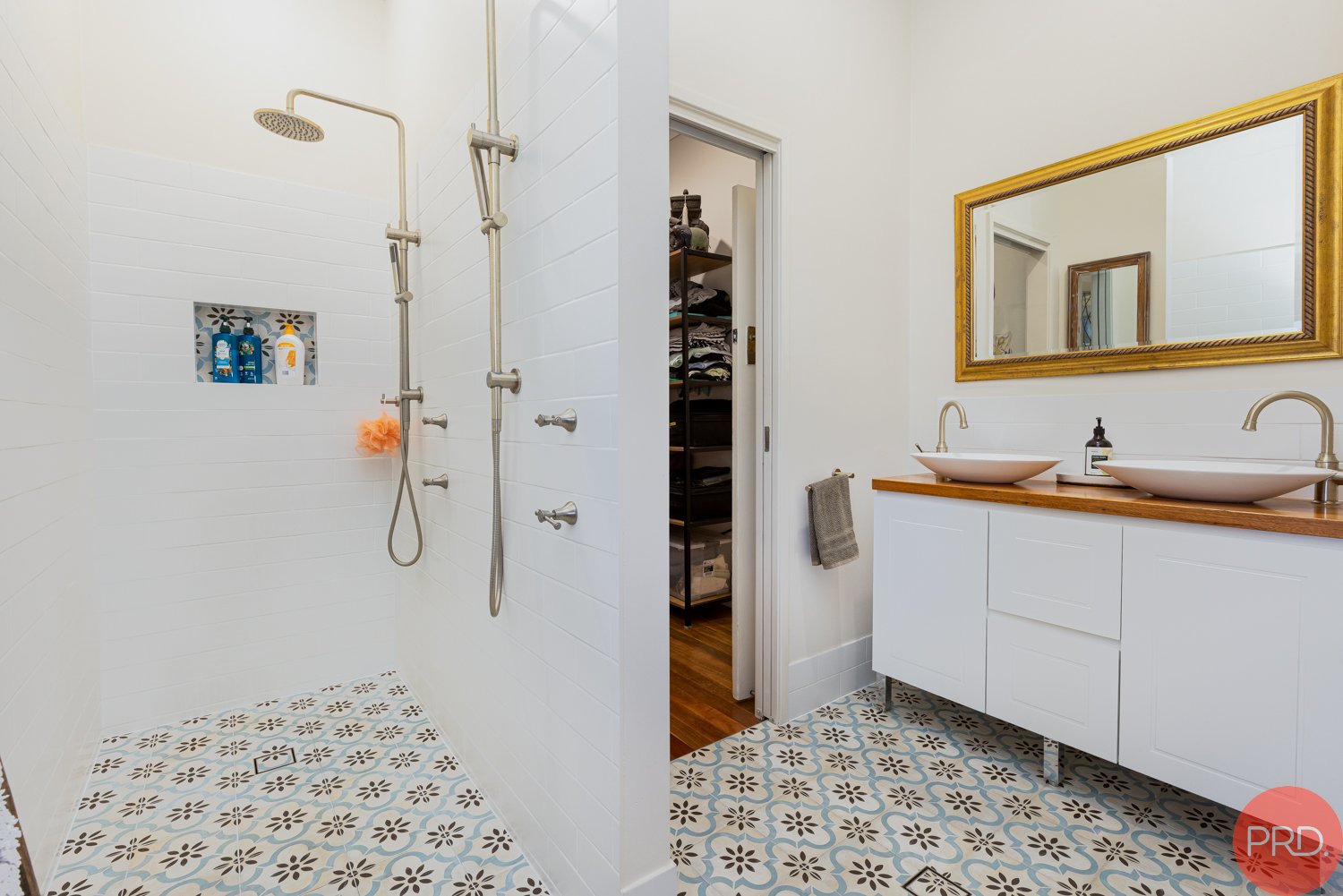 332 Standen Drive LOWER BELFORD 15