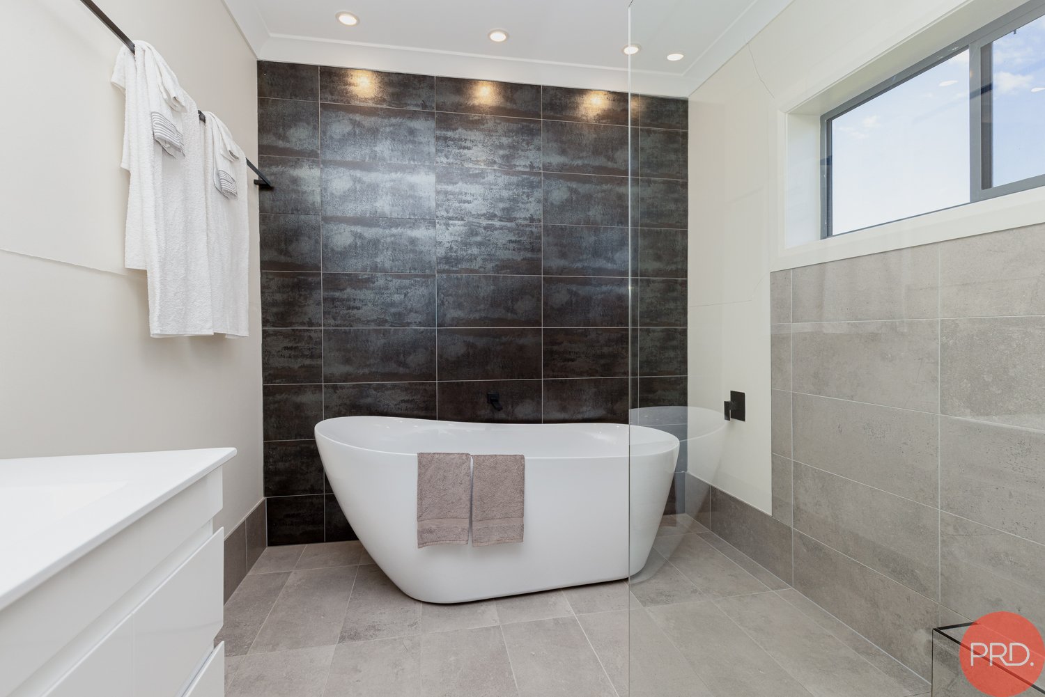 332 Standen Drive LOWER BELFORD 24