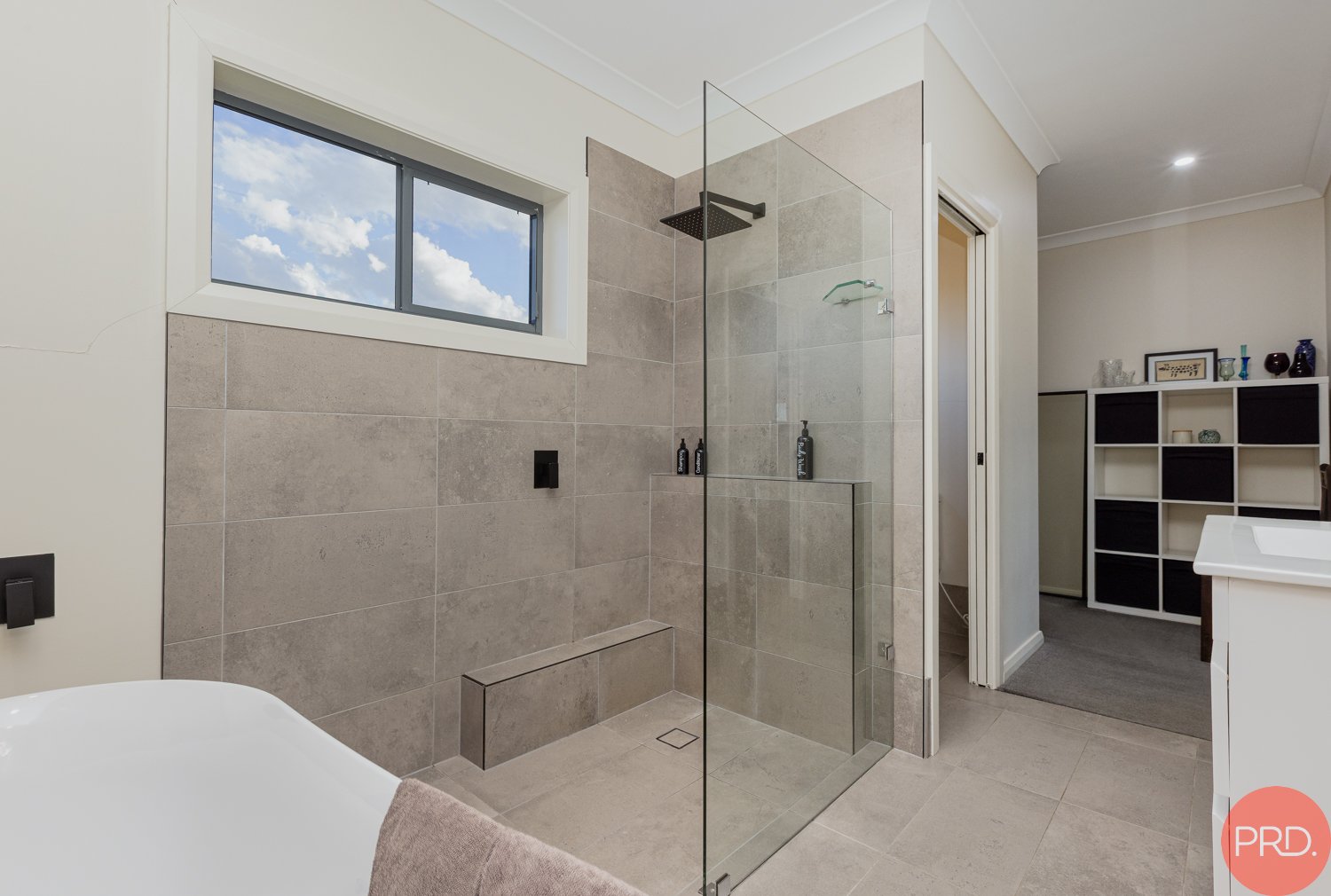 332 Standen Drive LOWER BELFORD 25